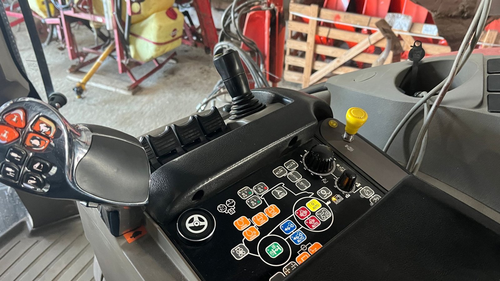 Traktor типа Case IH Puma 215 FPS, Gebrauchtmaschine в Middelfart (Фотография 6)