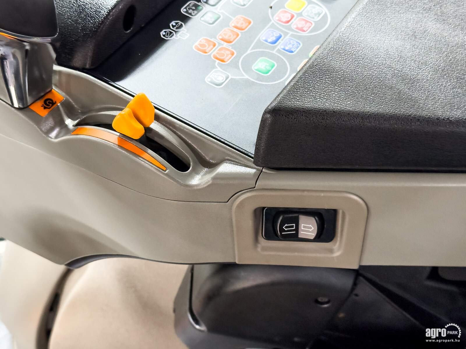 Traktor des Typs Case IH PUMA 240 CVX, Gebrauchtmaschine in Csengele (Bild 15)