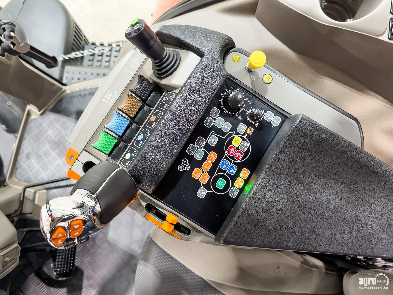 Traktor des Typs Case IH PUMA 240 CVX, Gebrauchtmaschine in Csengele (Bild 16)