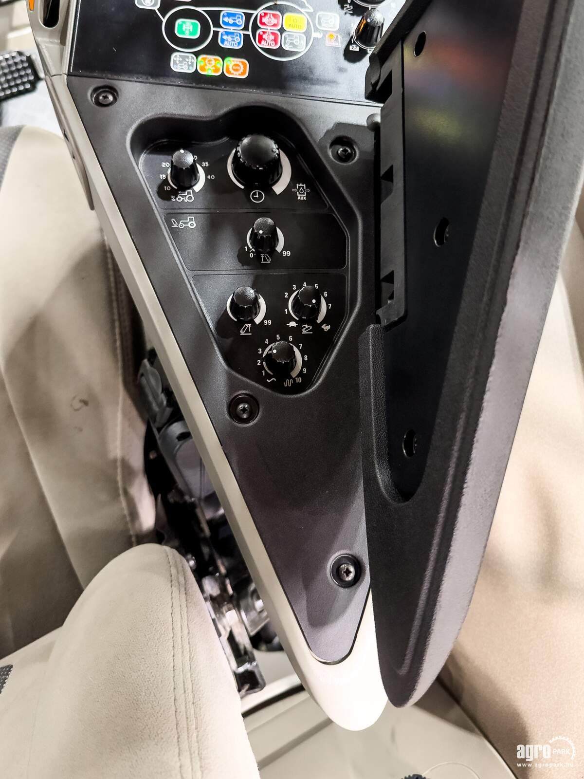 Traktor des Typs Case IH PUMA 240 CVX, Gebrauchtmaschine in Csengele (Bild 18)