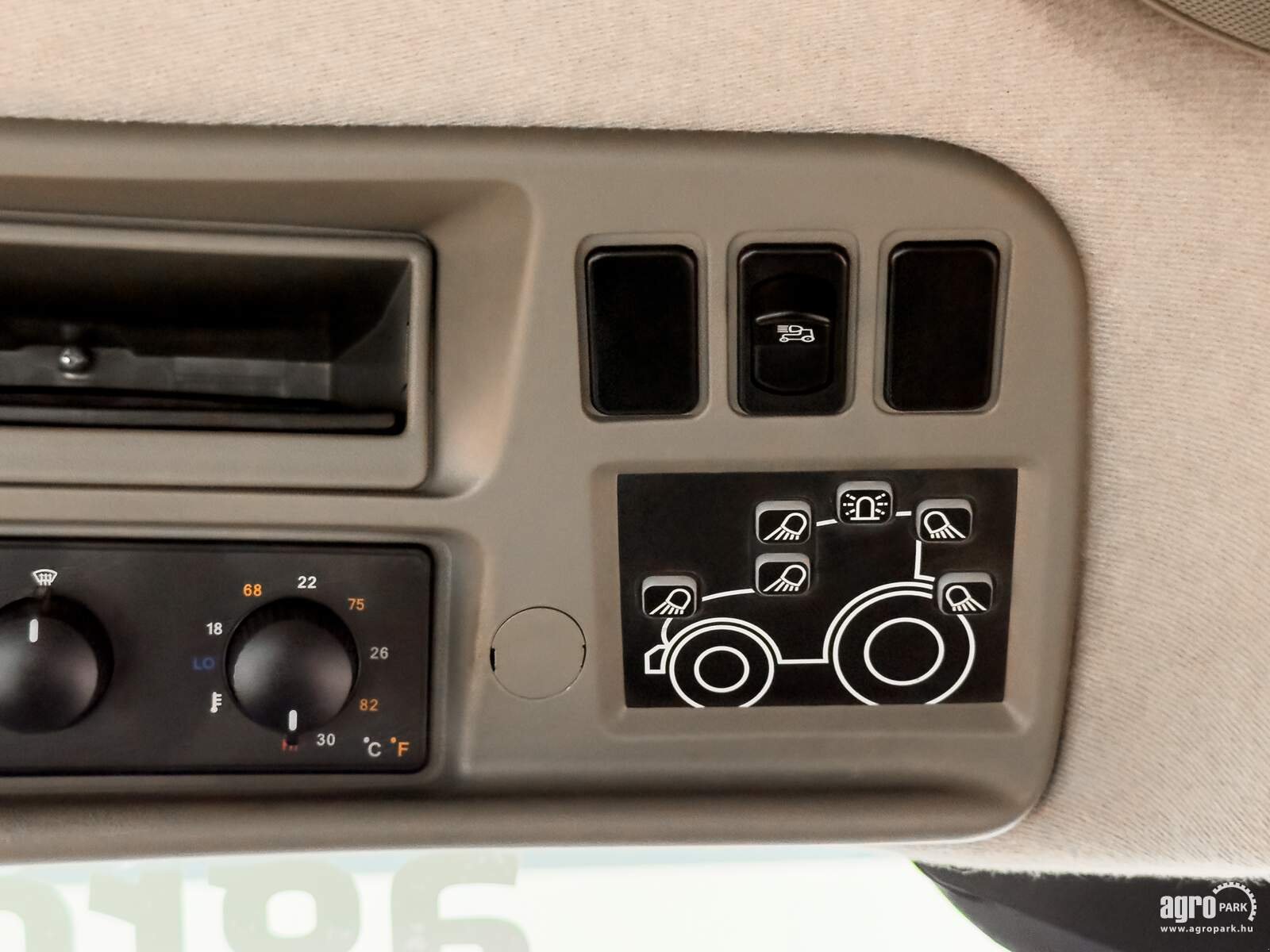 Traktor des Typs Case IH PUMA 240 CVX, Gebrauchtmaschine in Csengele (Bild 27)