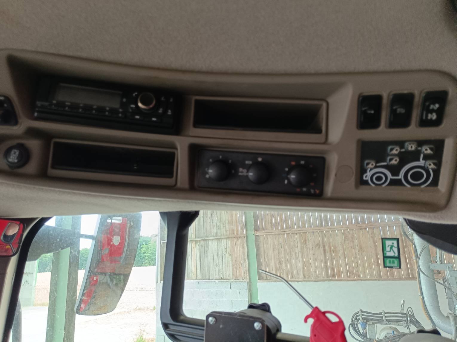 Traktor van het type Case IH PUMA 240 CVX, Gebrauchtmaschine in Le Horps (Foto 7)