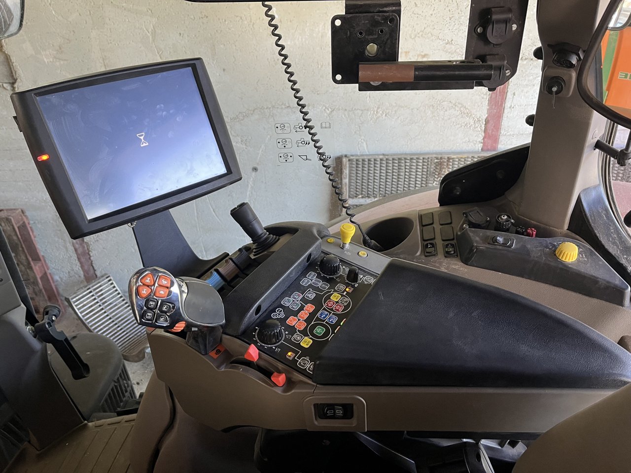 Traktor des Typs Case IH Puma 240 cvx, Gebrauchtmaschine in VERT TOULON (Bild 8)