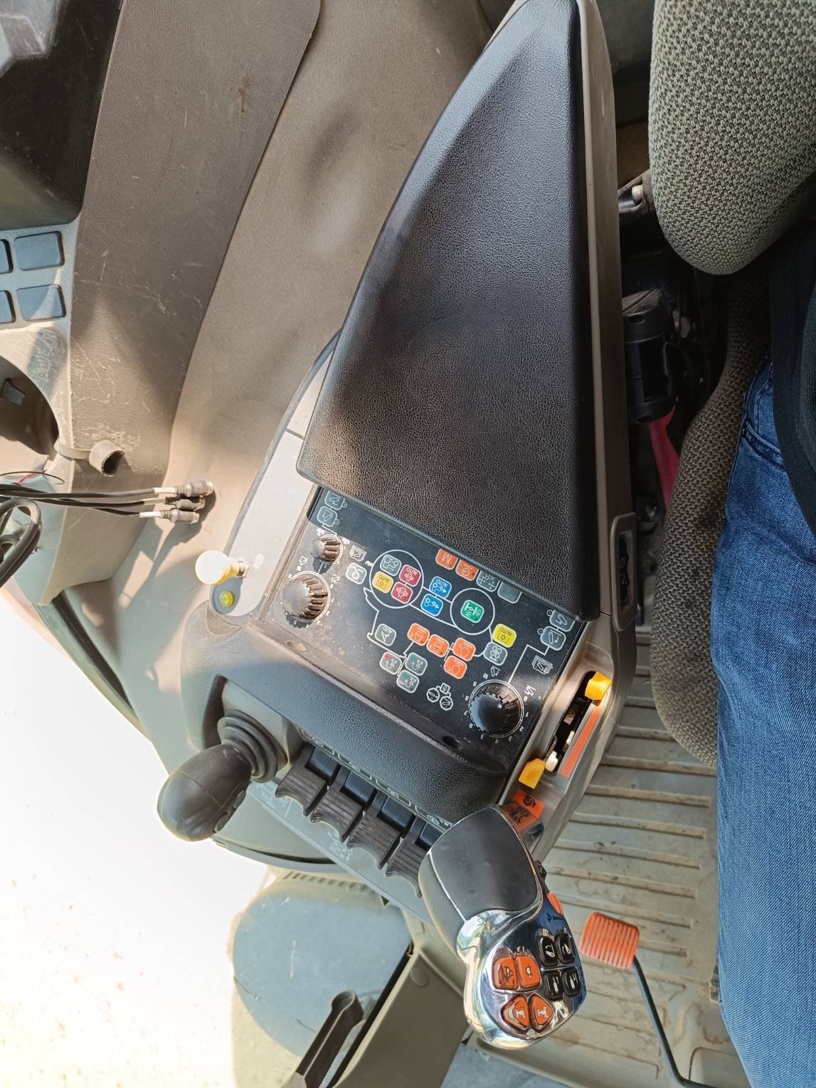 Traktor типа Case IH PUMA145CVX, Gebrauchtmaschine в Le Horps (Фотография 5)