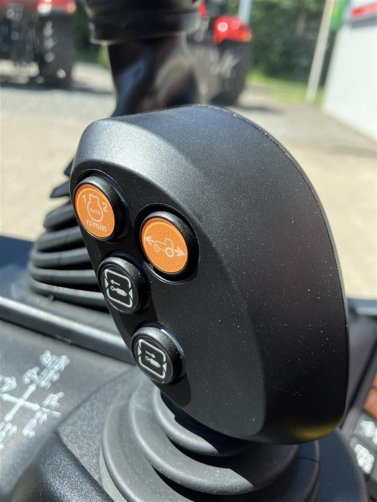 Traktor от тип Case IH Quantum 80N, Gebrauchtmaschine в Spøttrup (Снимка 17)