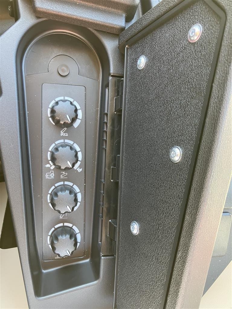 Traktor от тип Case IH Quantum 80N, Gebrauchtmaschine в Spøttrup (Снимка 20)