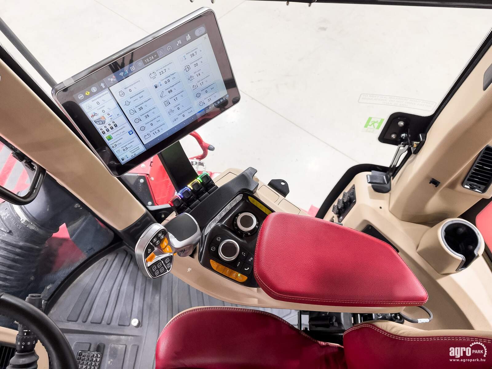 Traktor типа Case IH Steiger 500 16/2 Powershift 40 km/h, cab suspension, AFS Vector Pro Base with RTK activation, 900/60R42 tires, Gebrauchtmaschine в Csengele (Фотография 9)