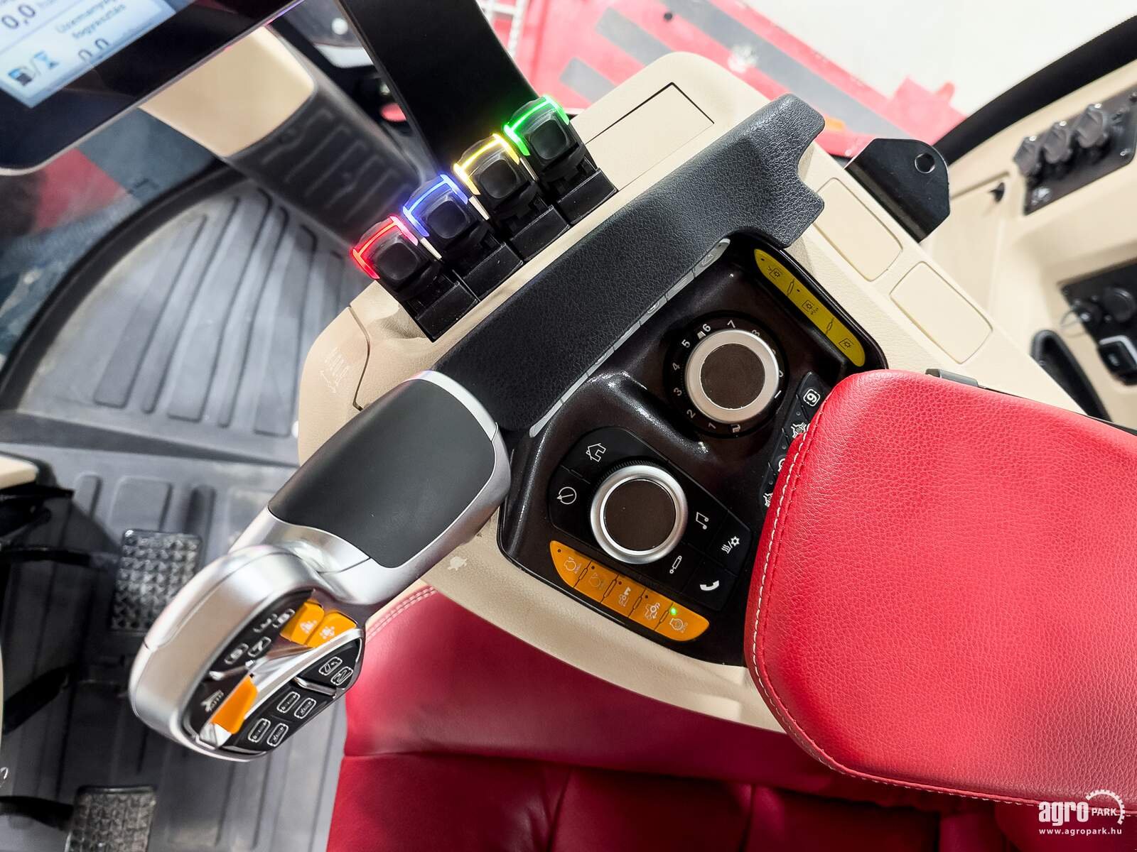 Traktor типа Case IH Steiger 500 16/2 Powershift 40 km/h, cab suspension, AFS Vector Pro Base with RTK activation, 900/60R42 tires, Gebrauchtmaschine в Csengele (Фотография 14)