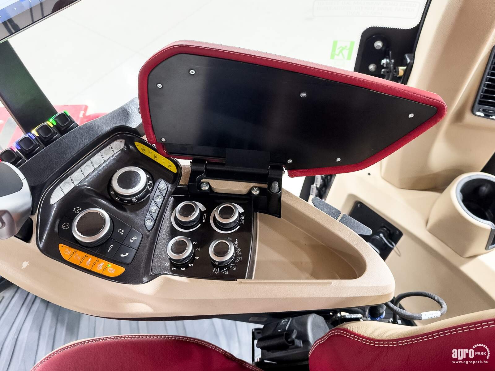 Traktor типа Case IH Steiger 500 16/2 Powershift 40 km/h, cab suspension, AFS Vector Pro Base with RTK activation, 900/60R42 tires, Gebrauchtmaschine в Csengele (Фотография 15)