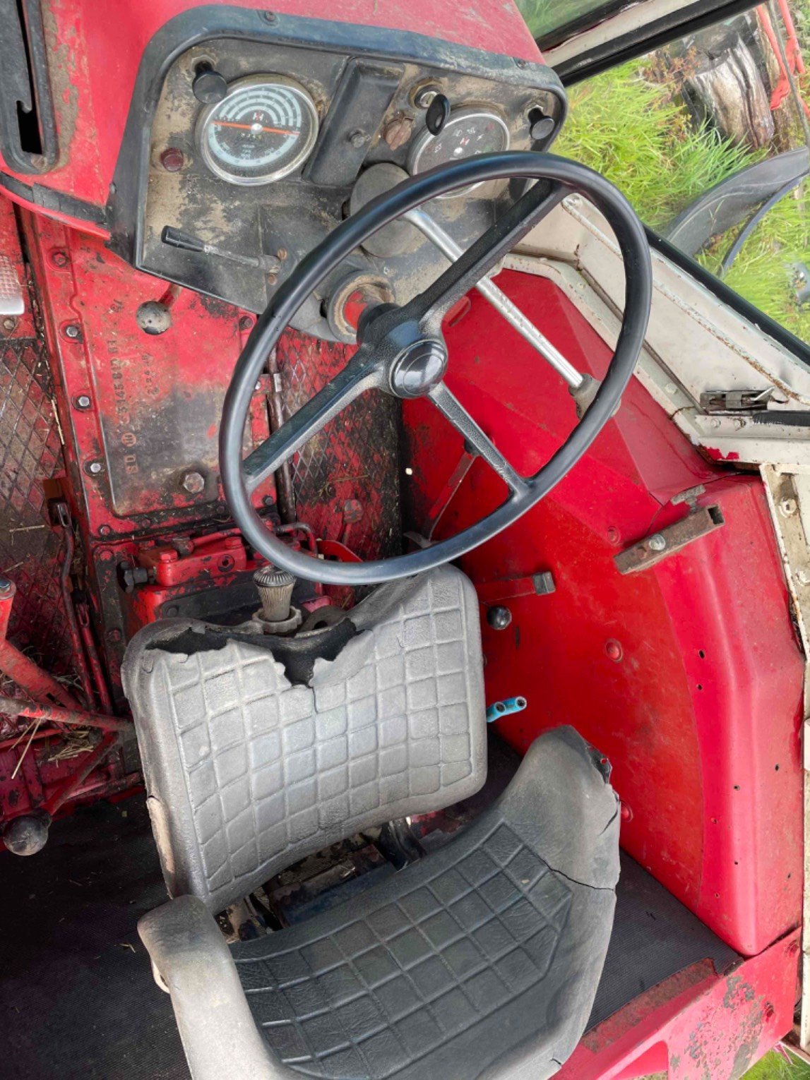 Traktor des Typs Case IH Tracteur agricole IH644 IH, Gebrauchtmaschine in LA SOUTERRAINE (Bild 6)