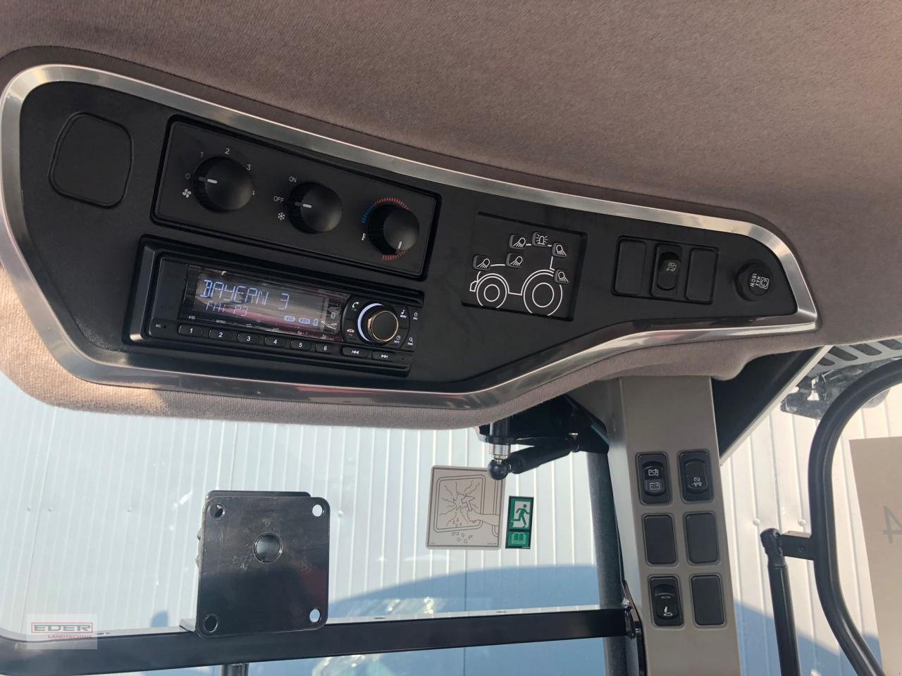 Traktor of the type Case IH Vestrum 110 CVX, Neumaschine in Tuntenhausen (Picture 11)