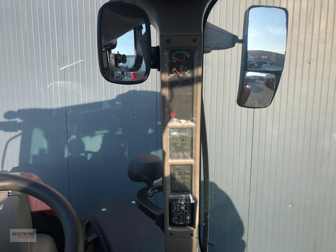 Traktor of the type Case IH Vestrum 110 CVX, Neumaschine in Tuntenhausen (Picture 12)