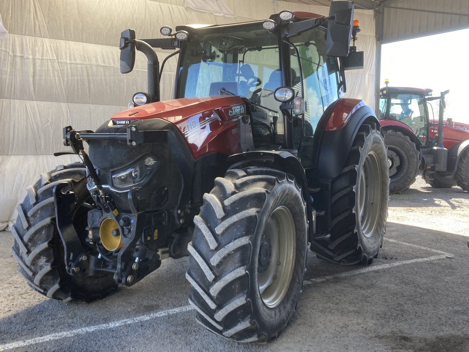 Traktor типа Case IH VESTRUM CVXDRIVE 110, Gebrauchtmaschine в CINTHEAUX (Фотография 1)