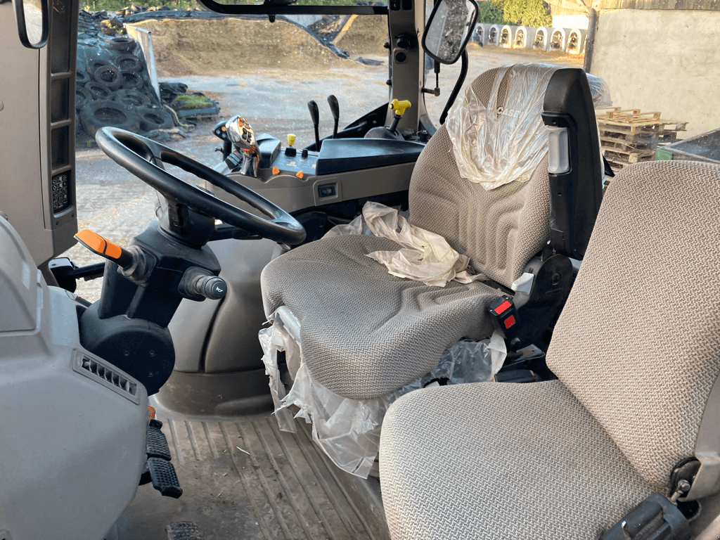 Traktor del tipo Case IH VESTRUM CVXDRIVE 120, Gebrauchtmaschine In ISIGNY-LE-BUAT (Immagine 11)