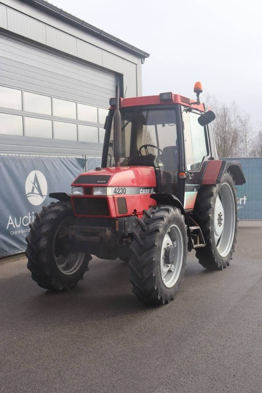 Traktor des Typs Case 4230, Gebrauchtmaschine in Antwerpen (Bild 8)