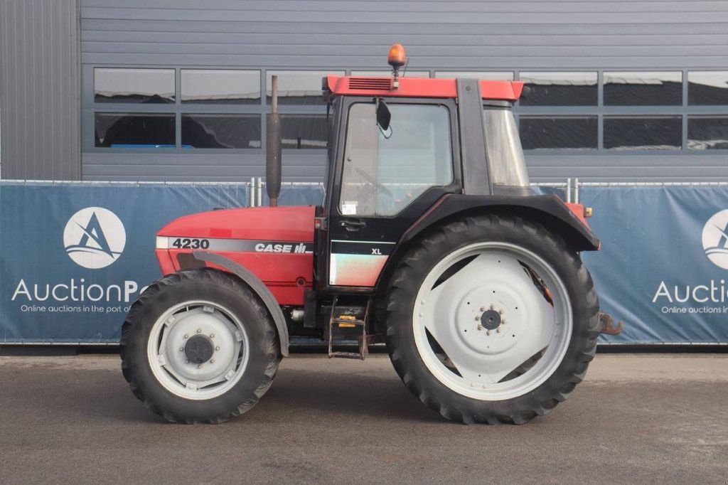 Traktor des Typs Case 4230, Gebrauchtmaschine in Antwerpen (Bild 2)