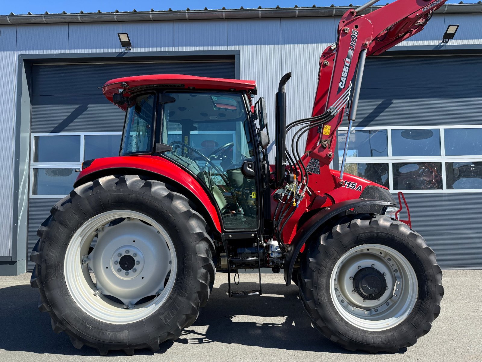 Traktor del tipo Case FARMALL 115 A - LUFT - KLIMA - FRONTLADER, Gebrauchtmaschine In Falkenstein (Immagine 4)