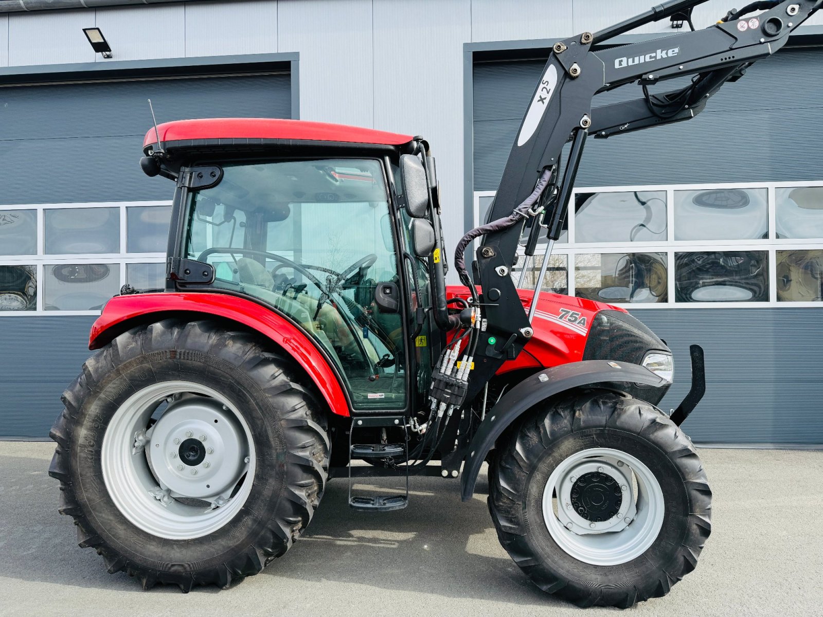 Traktor от тип Case Farmall 75 A - KLIMA - FRONTLADER, Gebrauchtmaschine в Falkenstein (Снимка 3)