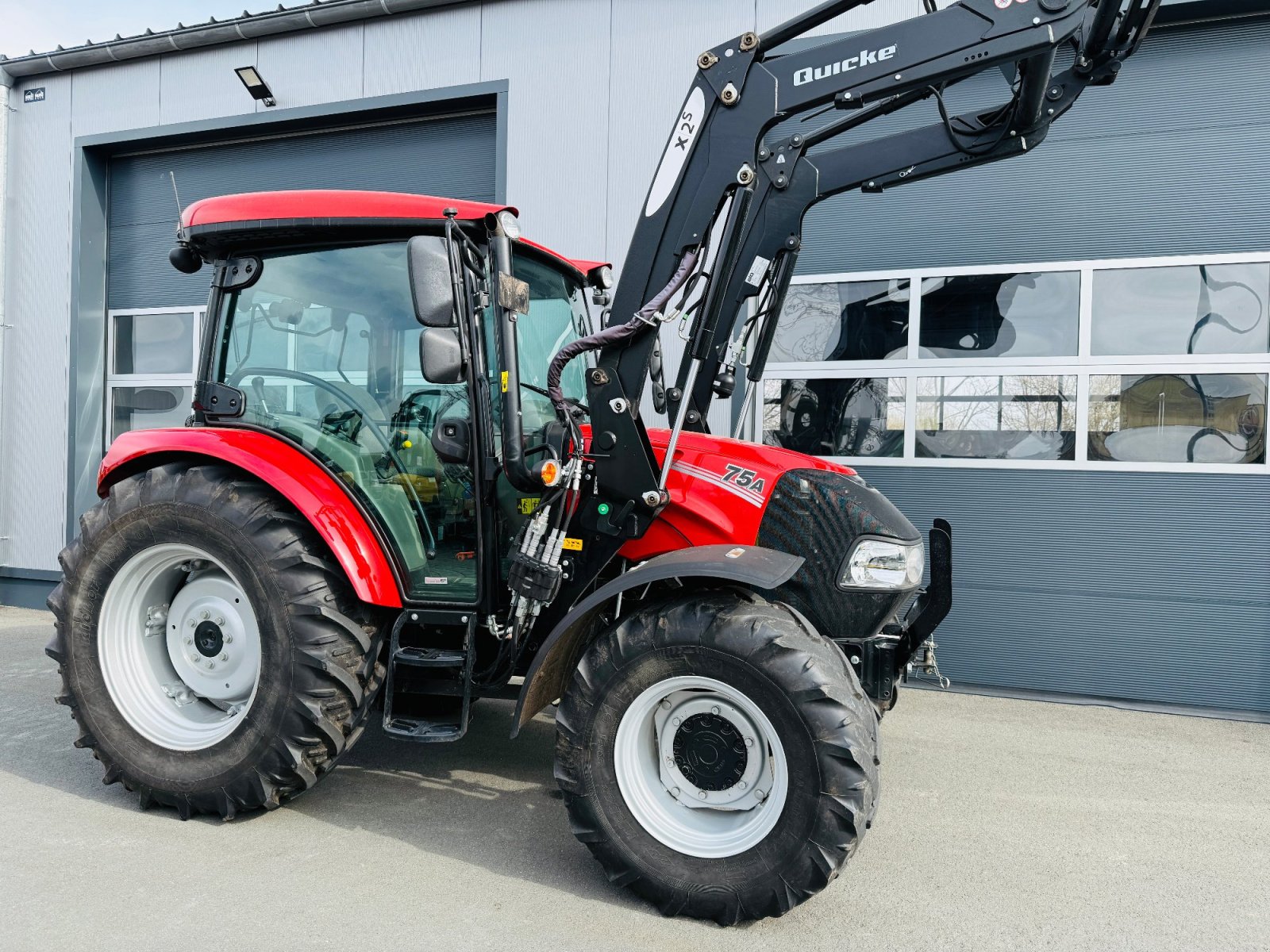 Traktor от тип Case Farmall 75 A - KLIMA - FRONTLADER, Gebrauchtmaschine в Falkenstein (Снимка 4)