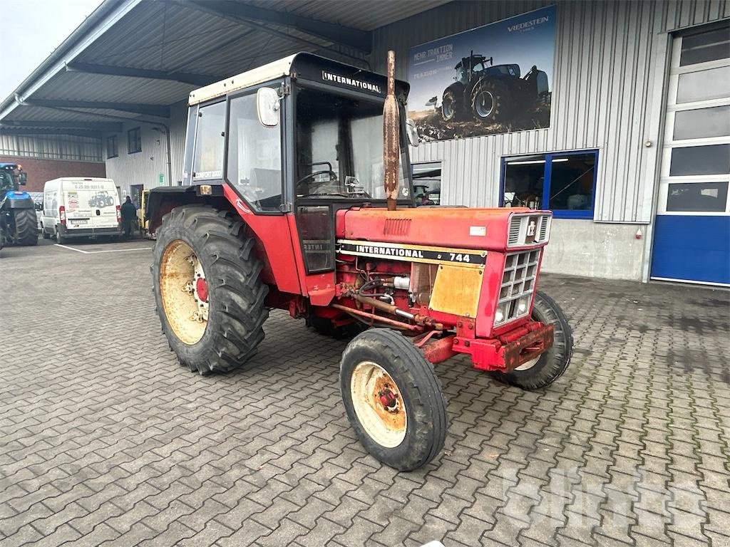 Traktor za tip Case IHC 744, Gebrauchtmaschine u Düsseldorf (Slika 2)