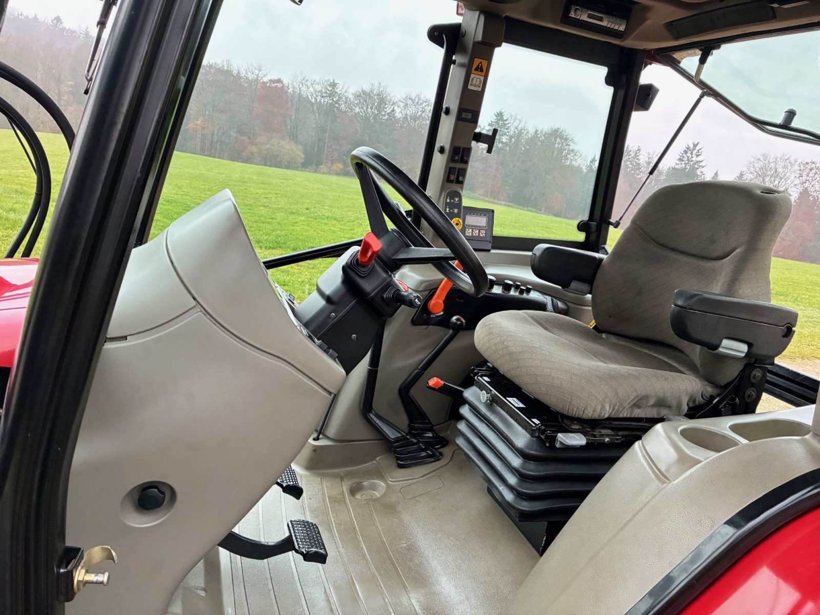 Traktor des Typs Case JX 70U mit Stoll-Industriefrontlader, original 2100 BStd., Gebrauchtmaschine in Laaber (Bild 4)