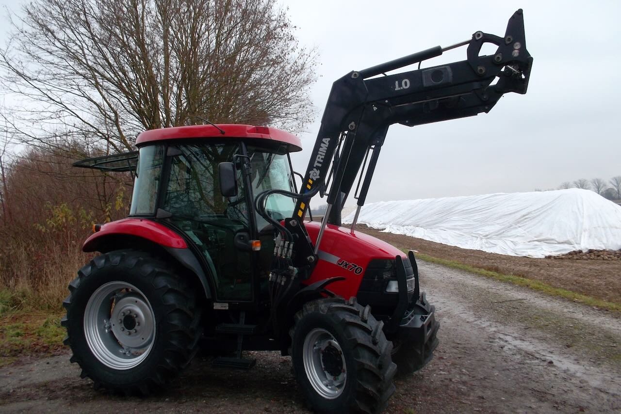 Traktor des Typs Case JX70, Gebrauchtmaschine in Salching (Bild 4)