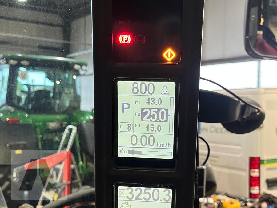 Traktor of the type Case Maxxum 110 CVX, Gebrauchtmaschine in Regensburg (Picture 15)