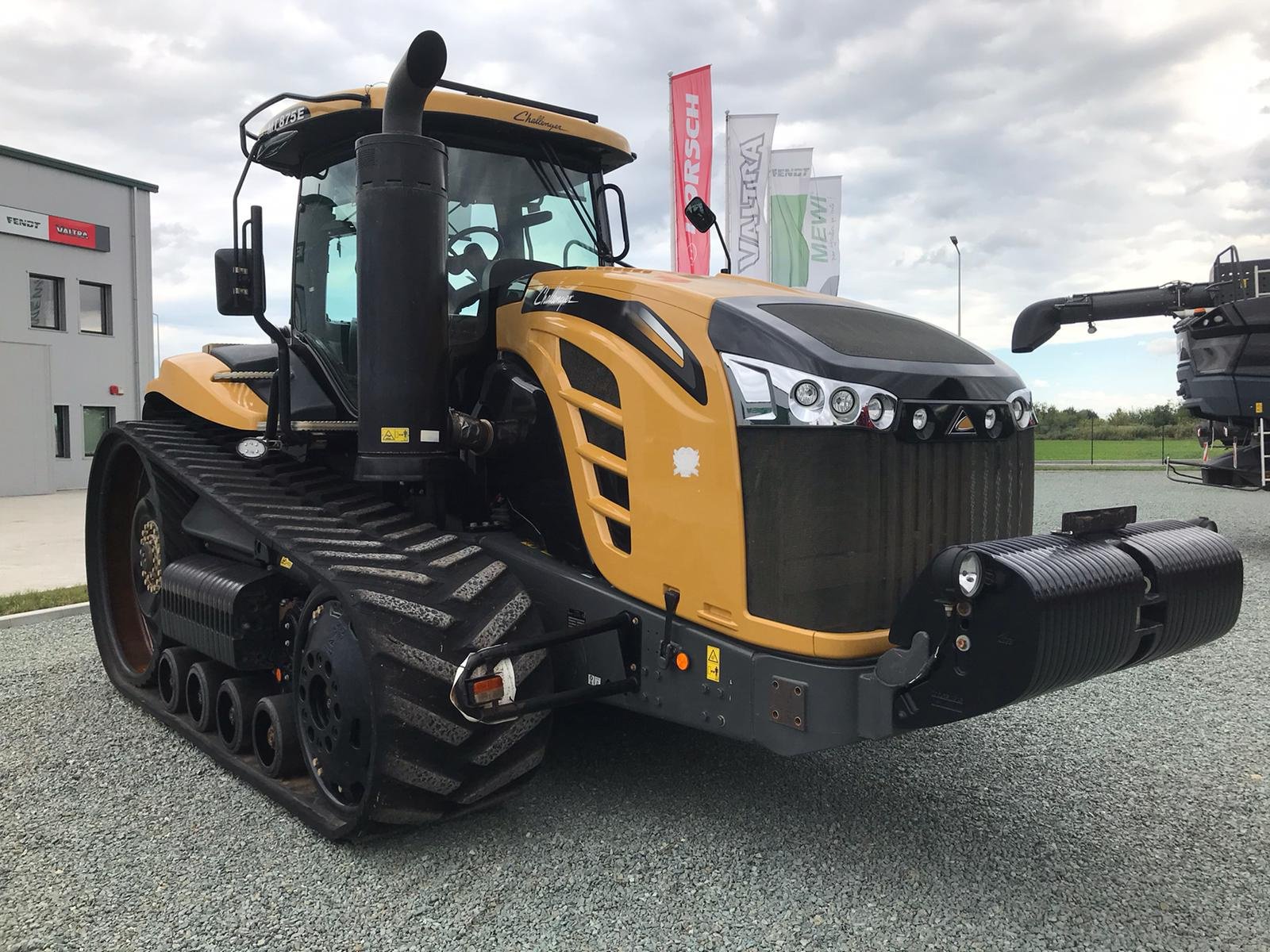 Traktor типа CHALLENGER MT 875 E, Gebrauchtmaschine в Orţişoara (Фотография 2)