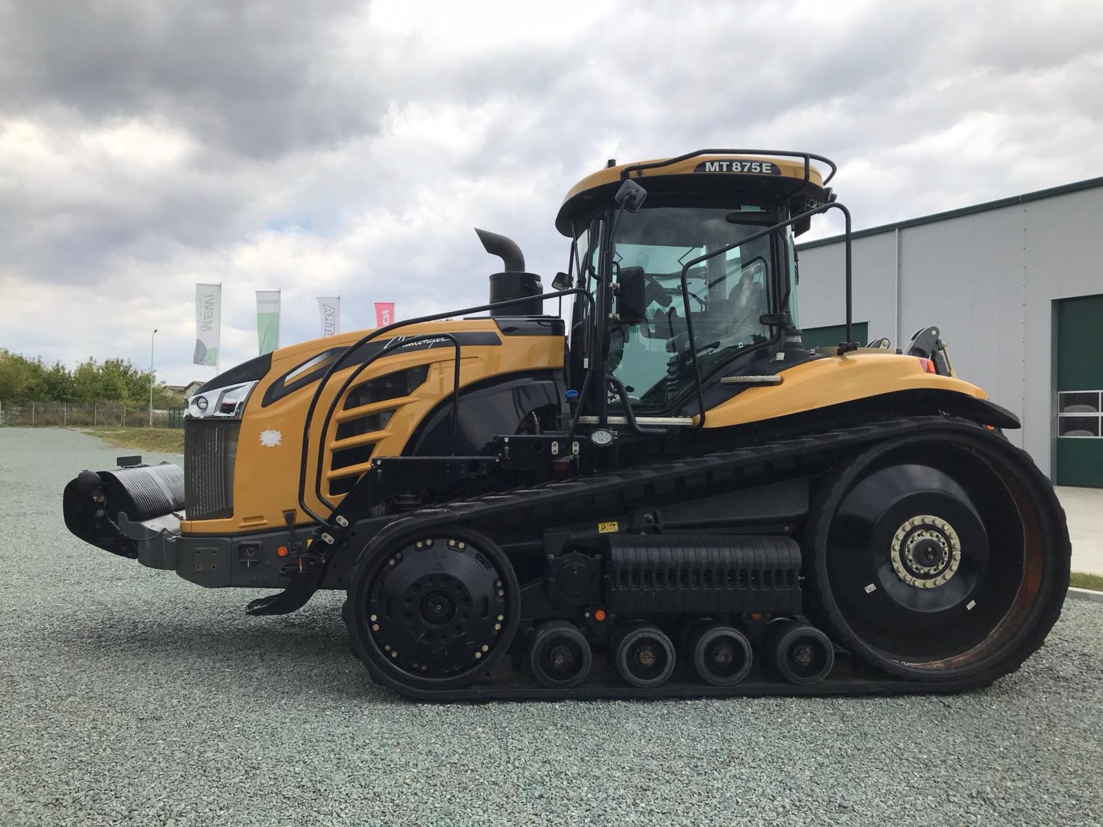 Traktor типа CHALLENGER MT 875 E, Gebrauchtmaschine в Orţişoara (Фотография 4)