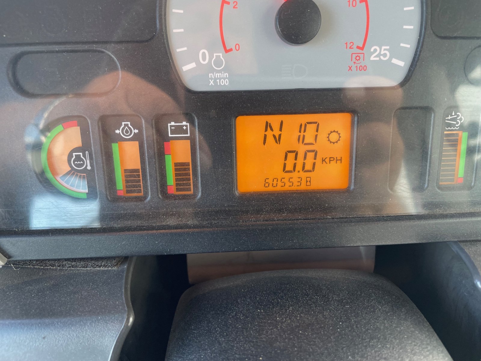 Challenger MT 875 E, Gebrauchtmaschine, Baujahr: 2016, Betriebsstunden: 6055 Stunden (Bild 8) Traktor des Typs Challenger MT 875 E, Gebrauchtmaschine in Ebeleben (Bild 8)