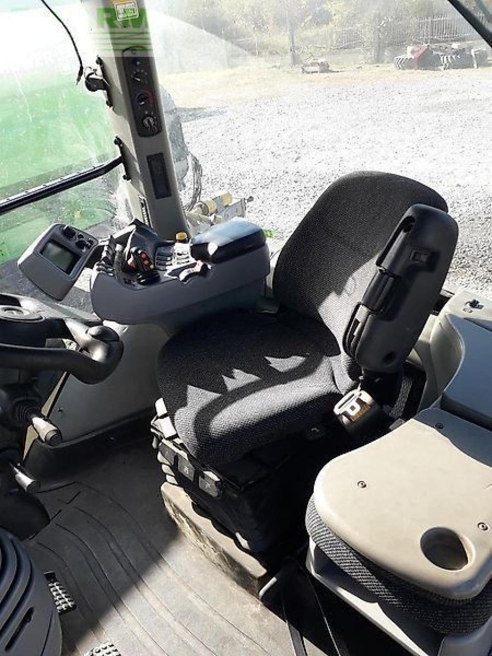 Traktor typu Challenger mt755a, Gebrauchtmaschine w SOFIA (Zdjęcie 11)