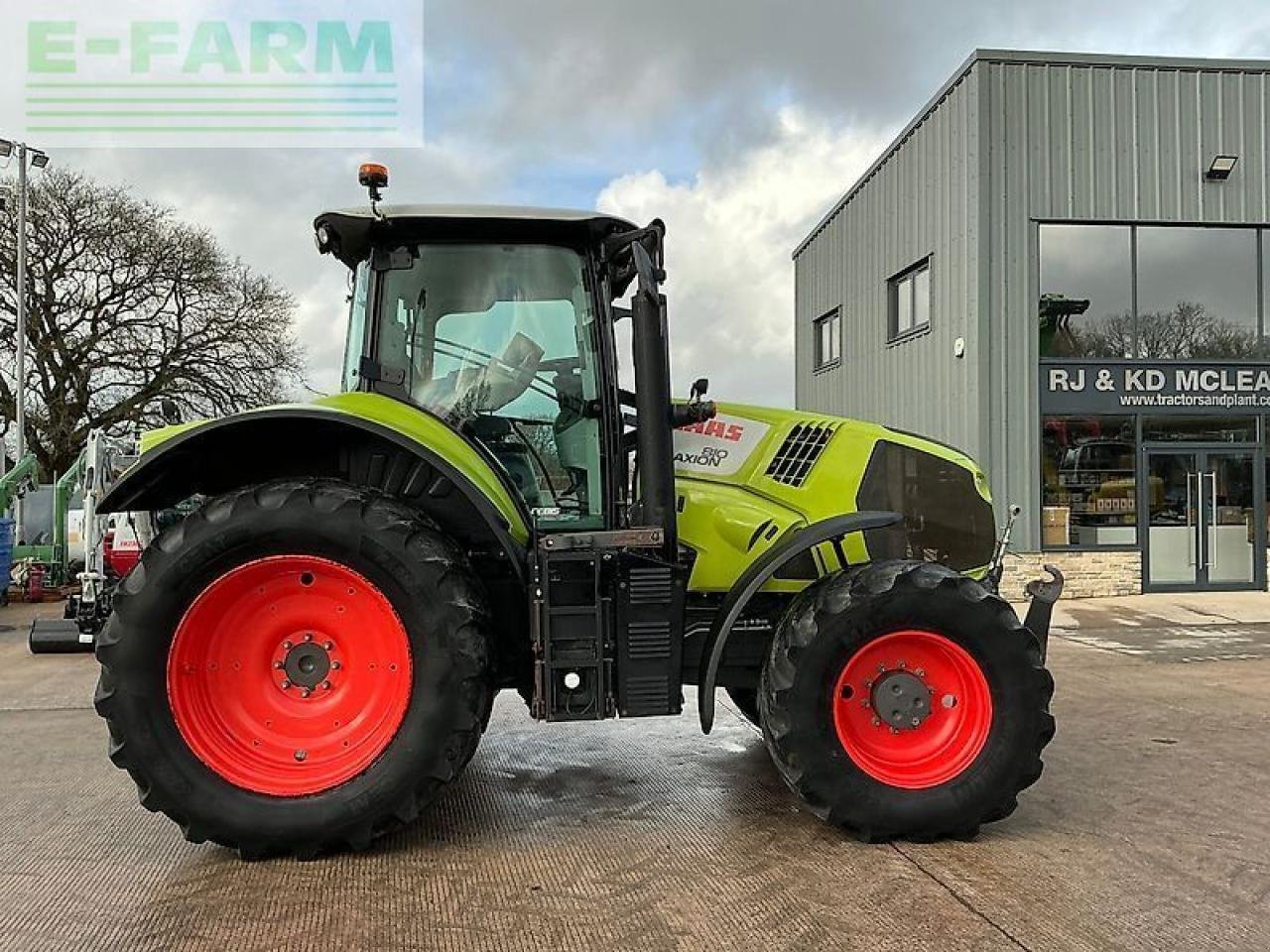 Traktor Türe ait CLAAS 810 axion tractor (st25759), Gebrauchtmaschine içinde SHAFTESBURY (resim 1)