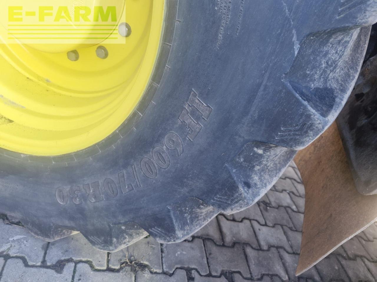 Traktor типа CLAAS 8320 R, Gebrauchtmaschine в Hamburg (Фотография 6)