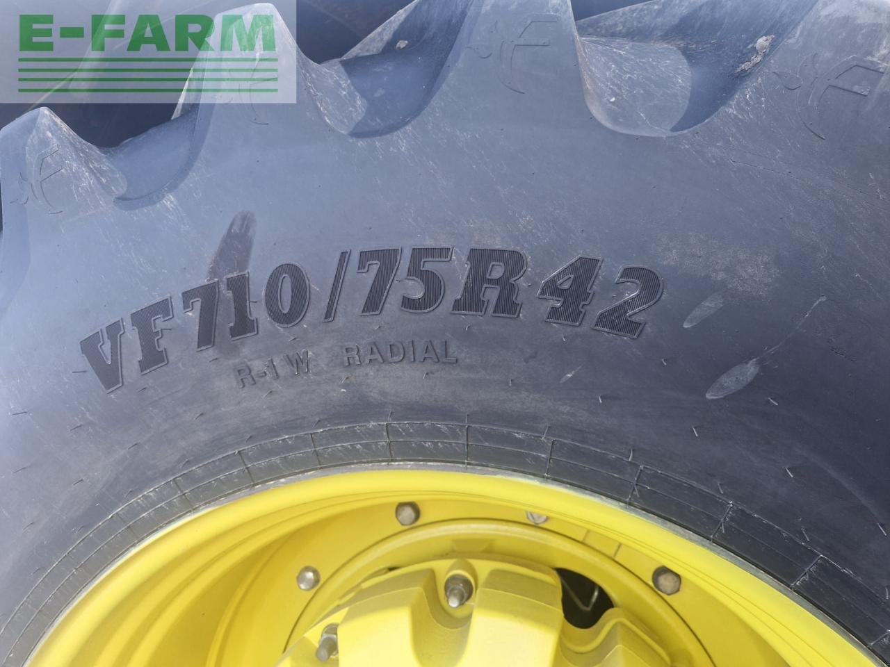 Traktor типа CLAAS 8320 R, Gebrauchtmaschine в Hamburg (Фотография 8)