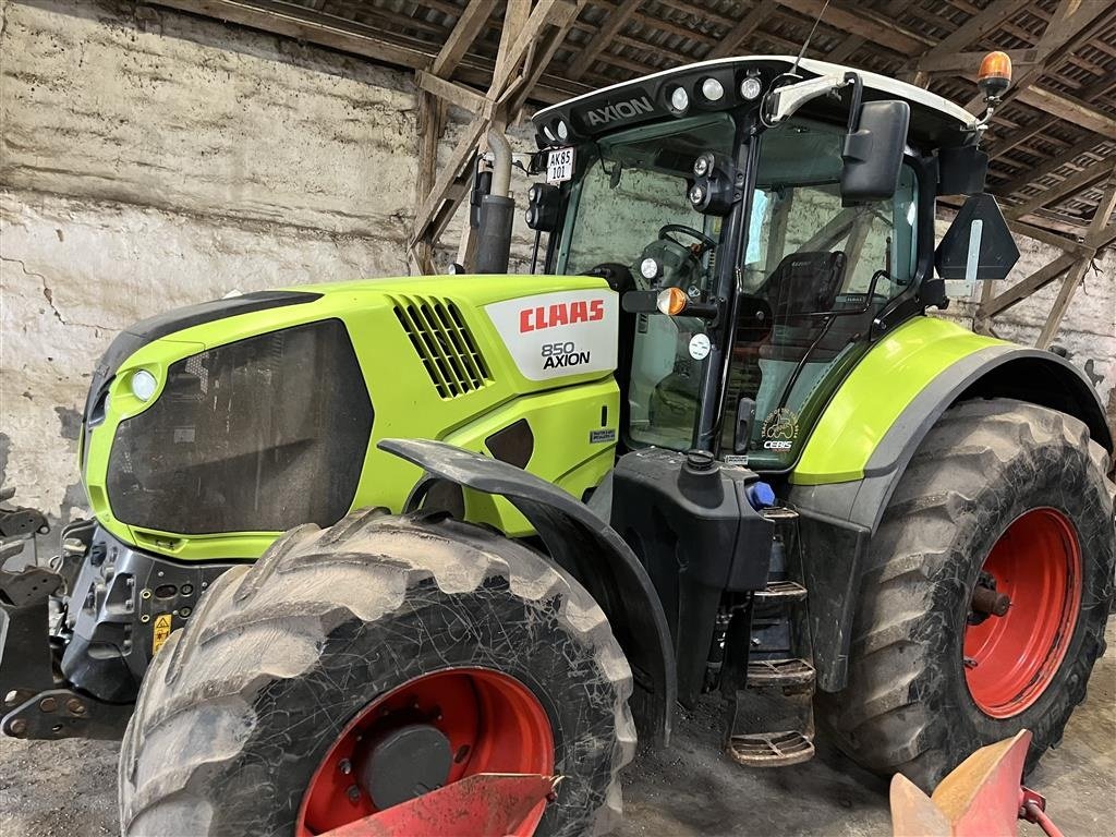 Traktor des Typs CLAAS 850 CEBIS Claas Axion 850 CEBIS, Gebrauchtmaschine in Vejen (Bild 1)