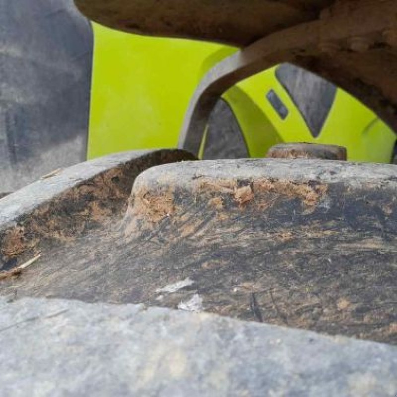 Traktor des Typs CLAAS 870 CMATIC, Gebrauchtmaschine in Belleville sur Meuse (Bild 2)