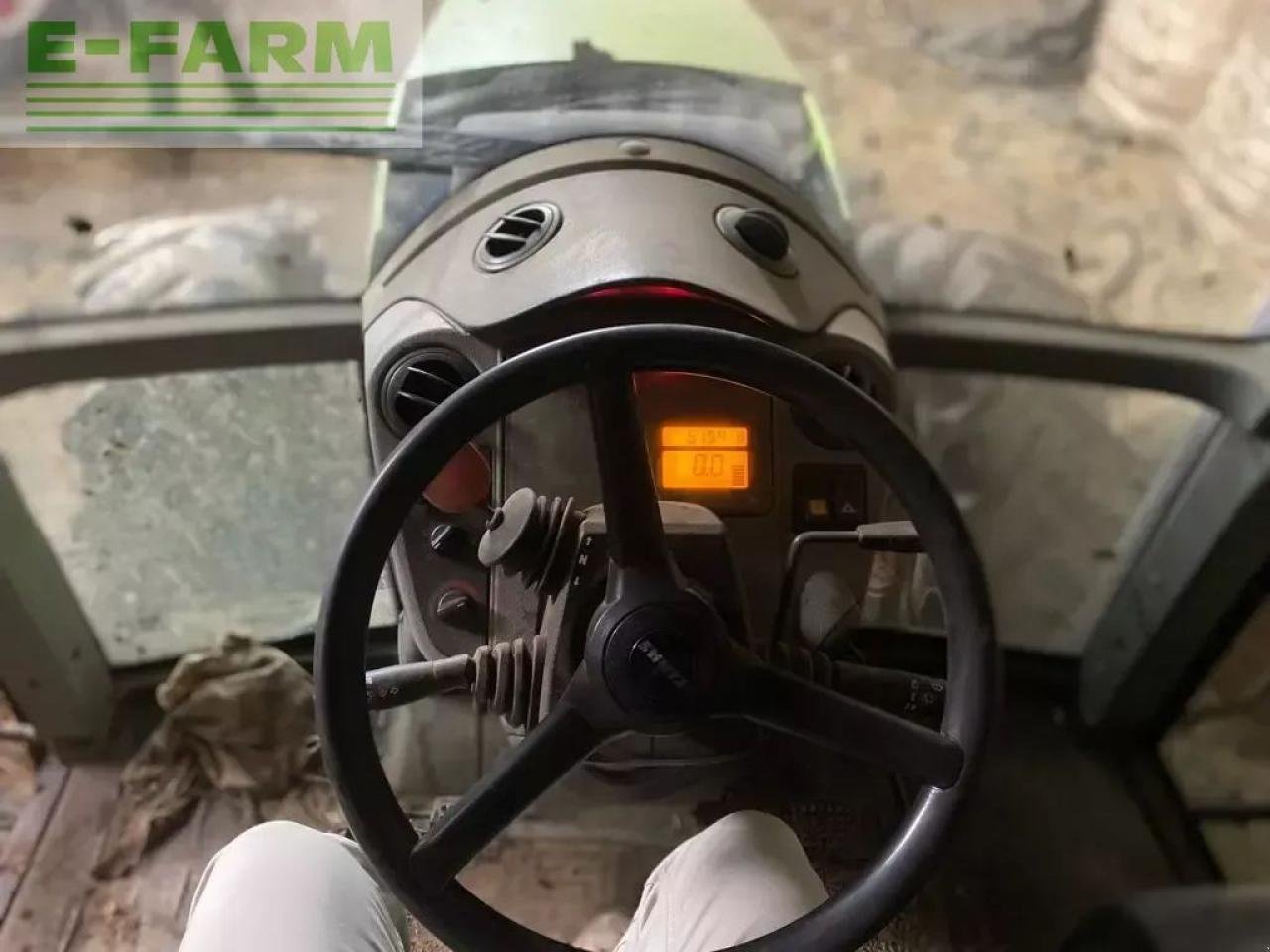 Traktor типа CLAAS ares 557 atz ATZ, Gebrauchtmaschine в SAINTE-GENEVIÈVE-SUR-ARGENCE (Фотография 6)