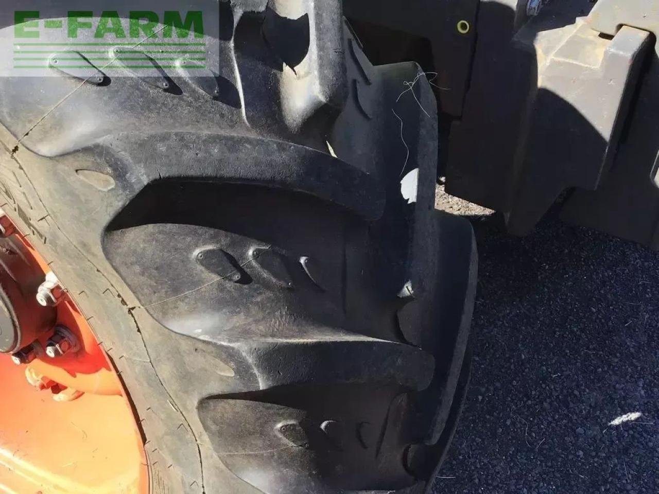 Traktor des Typs CLAAS ares 557 atz ATZ, Gebrauchtmaschine in SAINTE-GENEVIÈVE-SUR-ARGENCE (Bild 5)