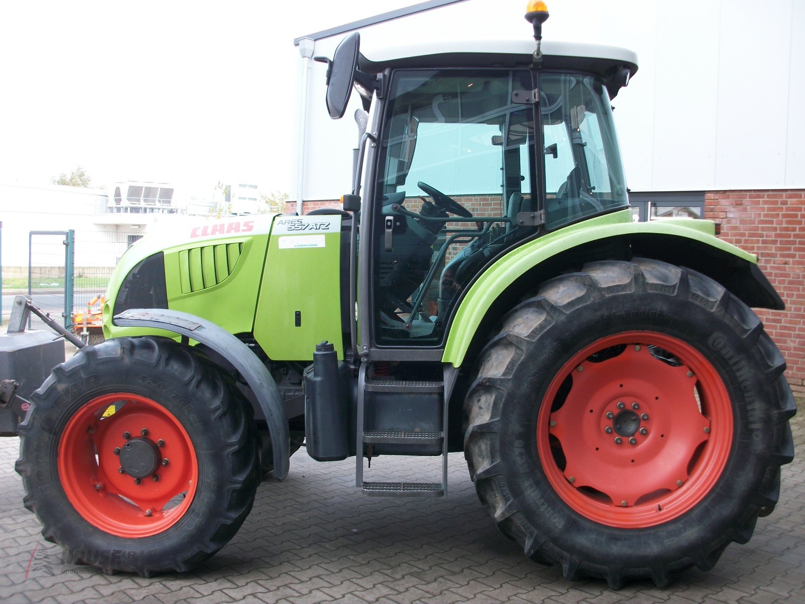 Traktor van het type CLAAS Ares 557 ATZ Comfort, Gebrauchtmaschine in Fürstenau (Foto 8)
