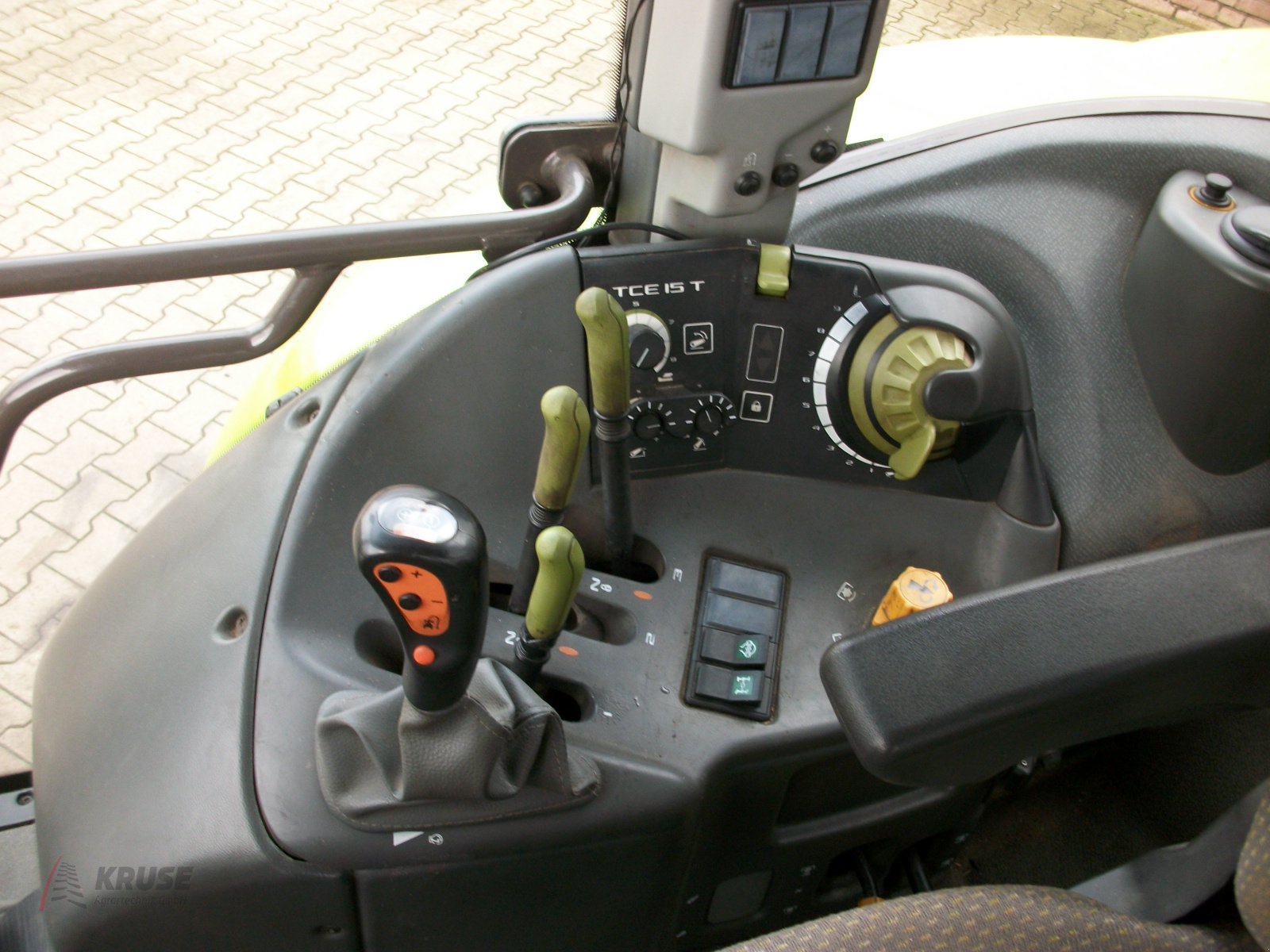 Traktor van het type CLAAS Ares 557 ATZ Comfort, Gebrauchtmaschine in Fürstenau (Foto 10)