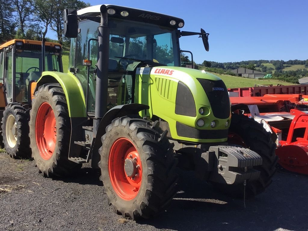 Traktor типа CLAAS ARES 557 ATZ, Gebrauchtmaschine в SAINTE GENEVIEVE SUR AGENCE (Фотография 1)