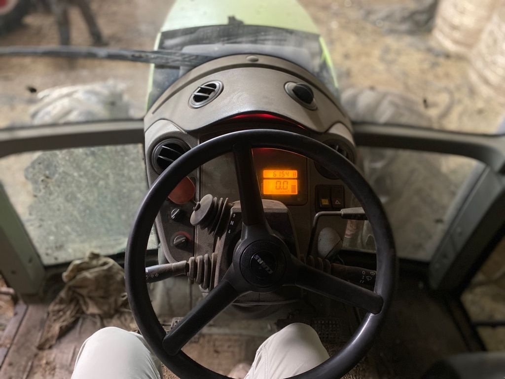 Traktor del tipo CLAAS ARES 557 ATZ, Gebrauchtmaschine In SAINTE GENEVIEVE SUR AGENCE (Immagine 6)