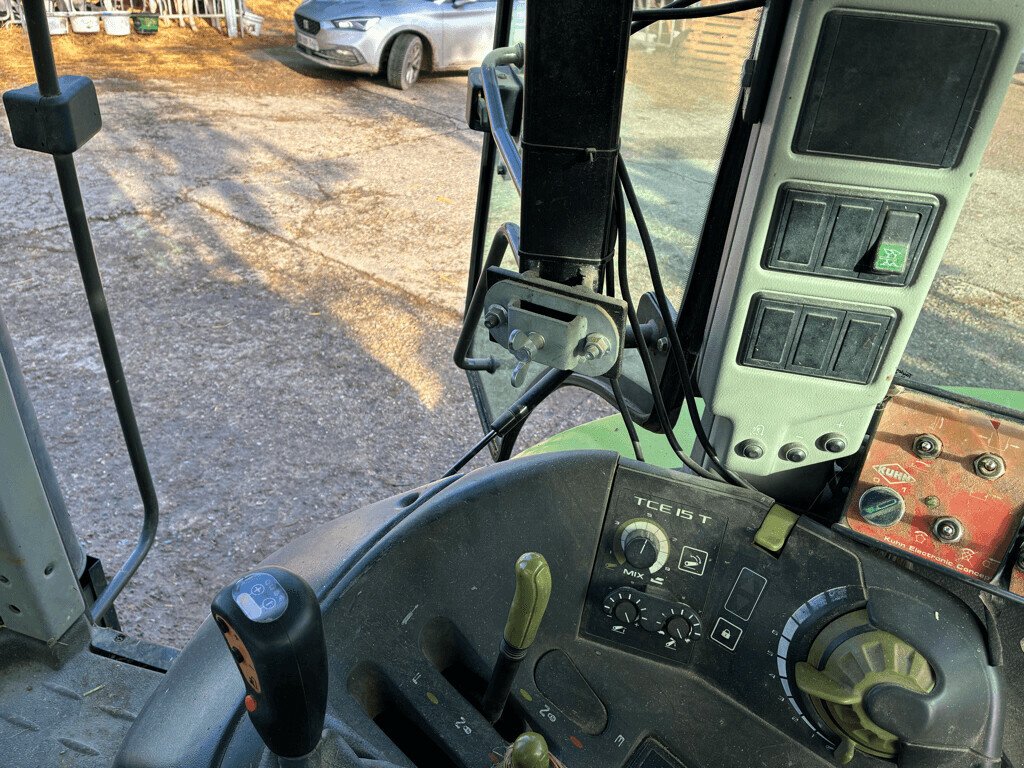 Traktor du type CLAAS ARES 557 ATZ, Gebrauchtmaschine en Feurs (Photo 9)