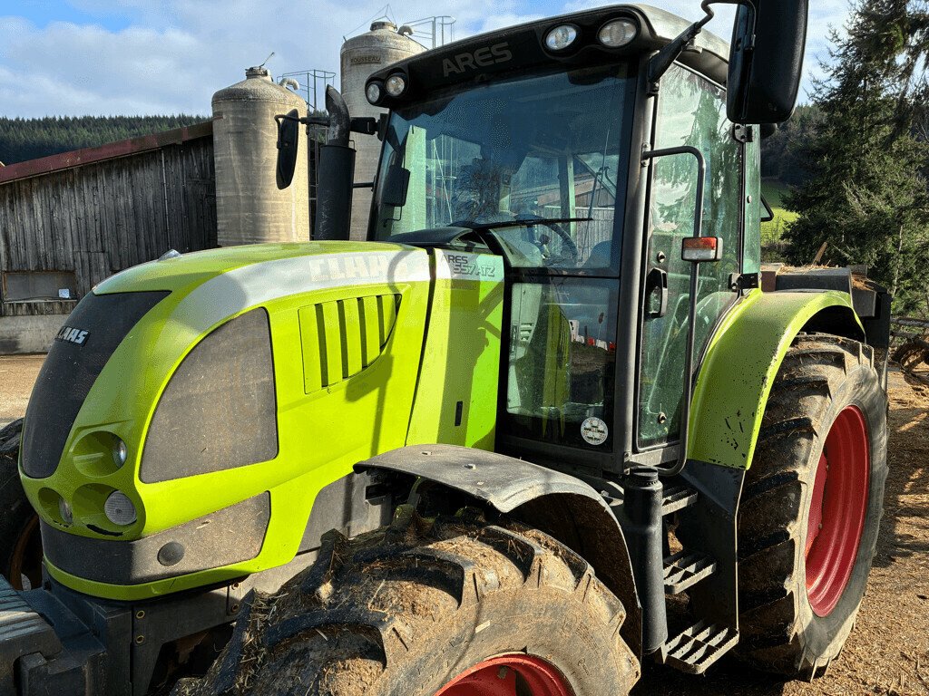 Traktor du type CLAAS ARES 557 ATZ, Gebrauchtmaschine en Feurs (Photo 1)