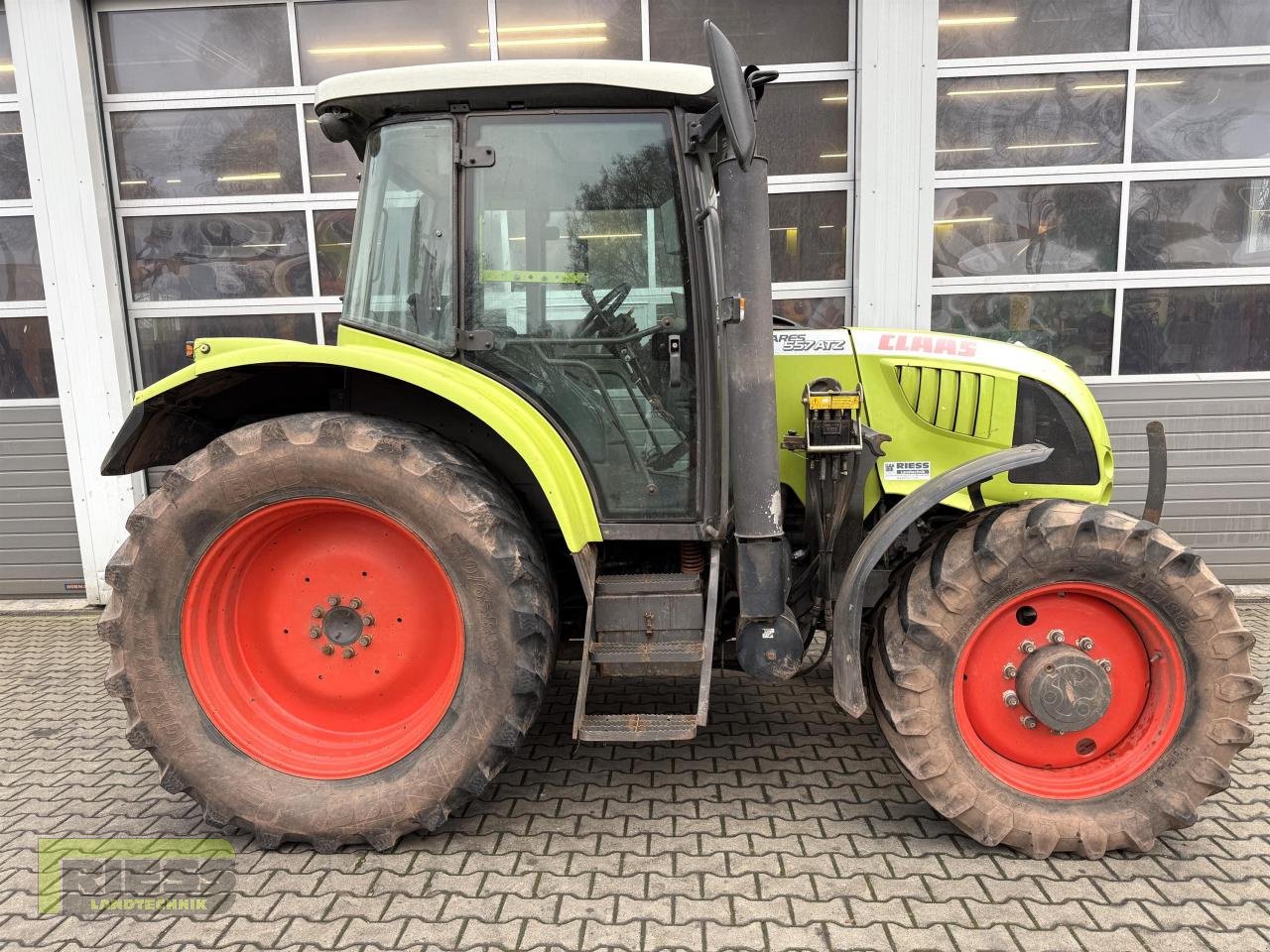 Traktor del tipo CLAAS ARES 557 ATZ, Gebrauchtmaschine en Homberg/Ohm - Maulbach (Imagen 11)