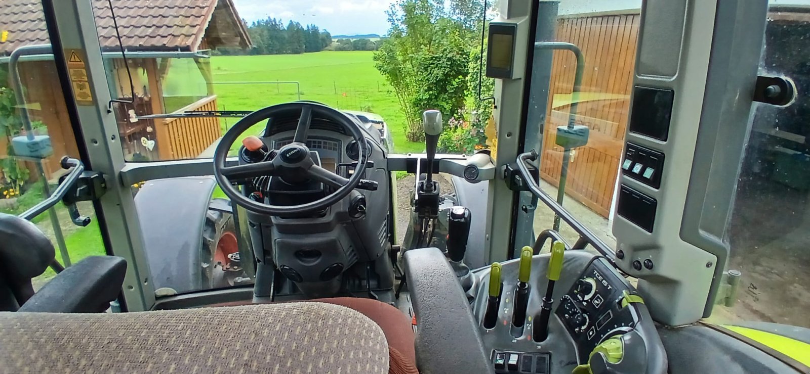 Traktor typu CLAAS Ares 557 ATZ, Gebrauchtmaschine v Burggen (Obrázek 3)