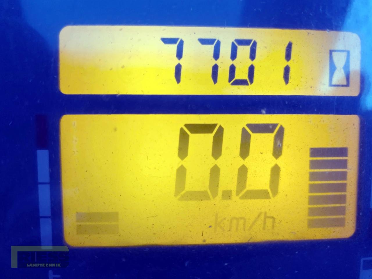 Traktor от тип CLAAS ARES 567 ATZ COMFORT, Gebrauchtmaschine в Homberg/Ohm - Maulbach (Снимка 5)