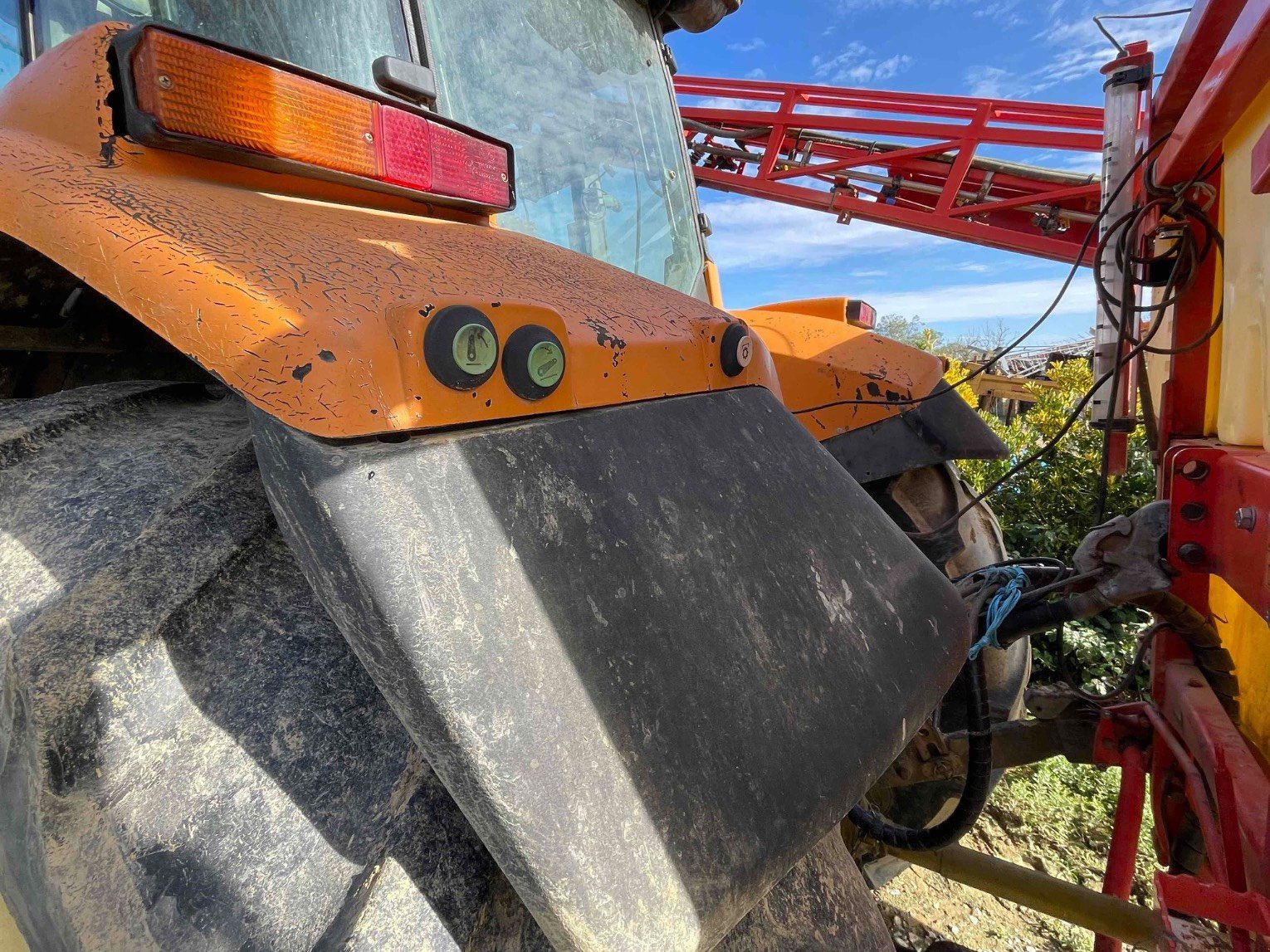 Traktor typu CLAAS ARES 630 RZ, Gebrauchtmaschine v ORLEIX (Obrázek 8)