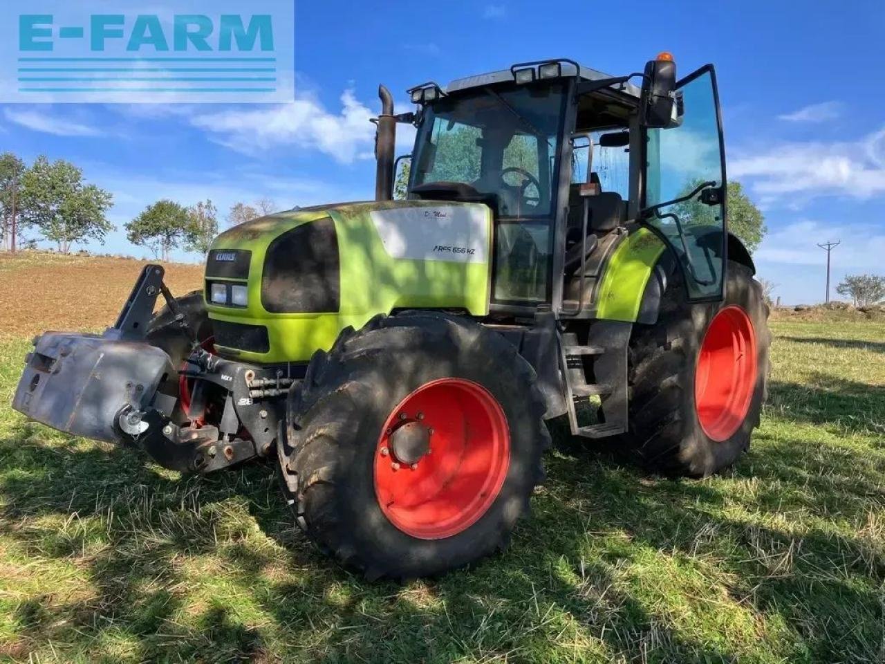 Traktor от тип CLAAS ares 656 rz, Gebrauchtmaschine в SAINTE-GENEVIÈVE-SUR-ARGENCE (Снимка 2)