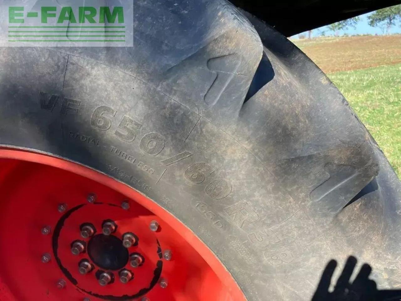 Traktor от тип CLAAS ares 656 rz, Gebrauchtmaschine в SAINTE-GENEVIÈVE-SUR-ARGENCE (Снимка 6)